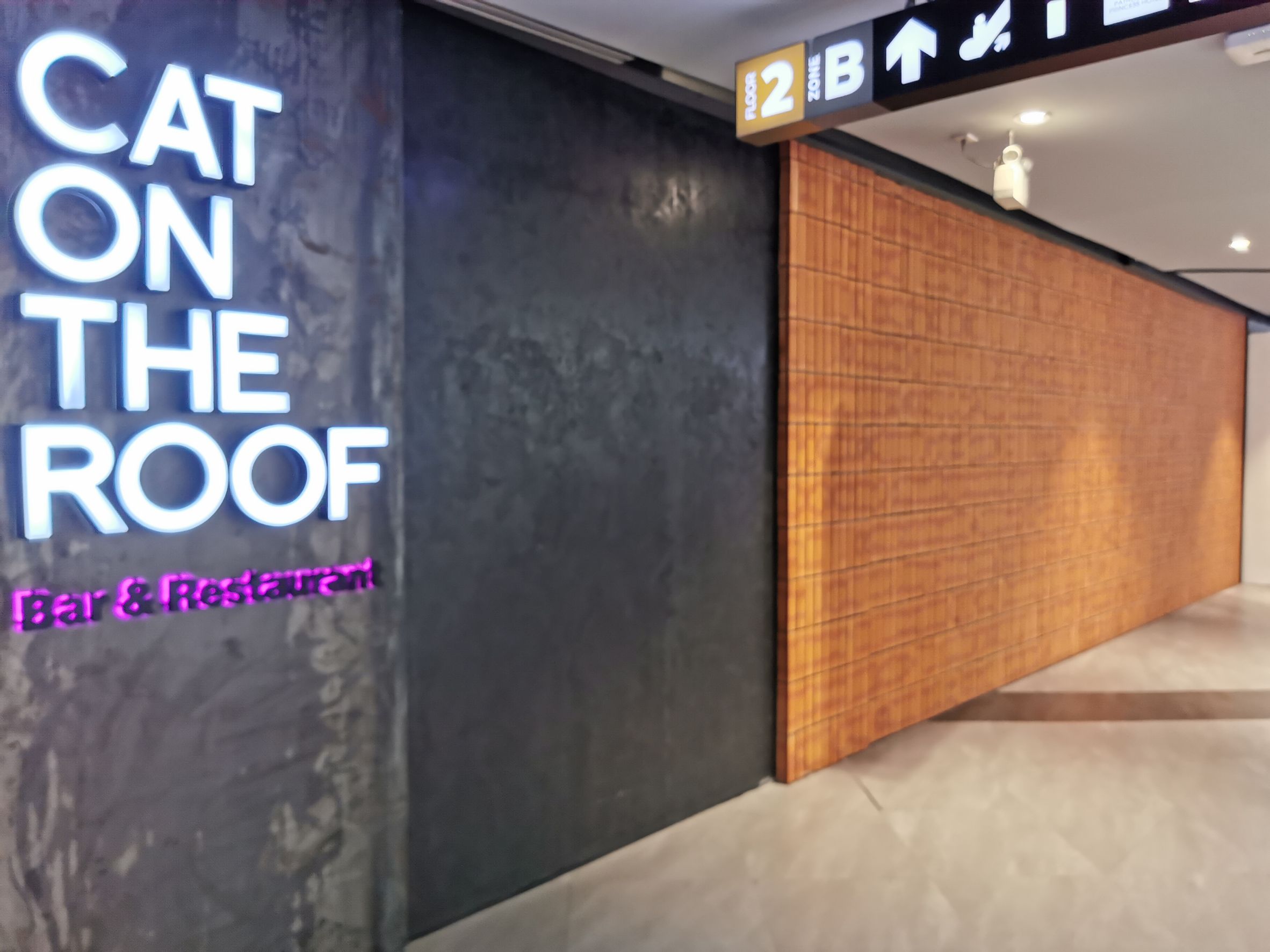 อีกหนึ่งงานสวยๆ กระเบื้องดินเผาแปะผนังสไตล์ลอฟ์ท