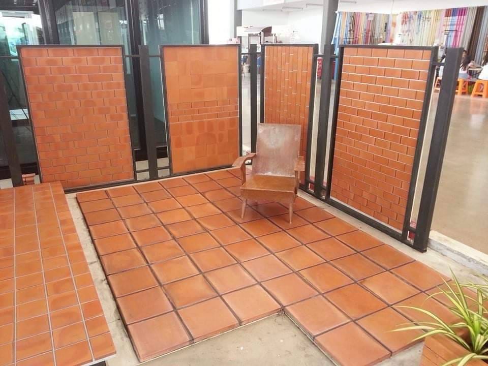 มุมนั่งเล่นด้วยกระเบื้องดินเผา