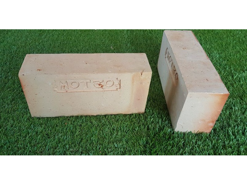 อิฐทนไฟ